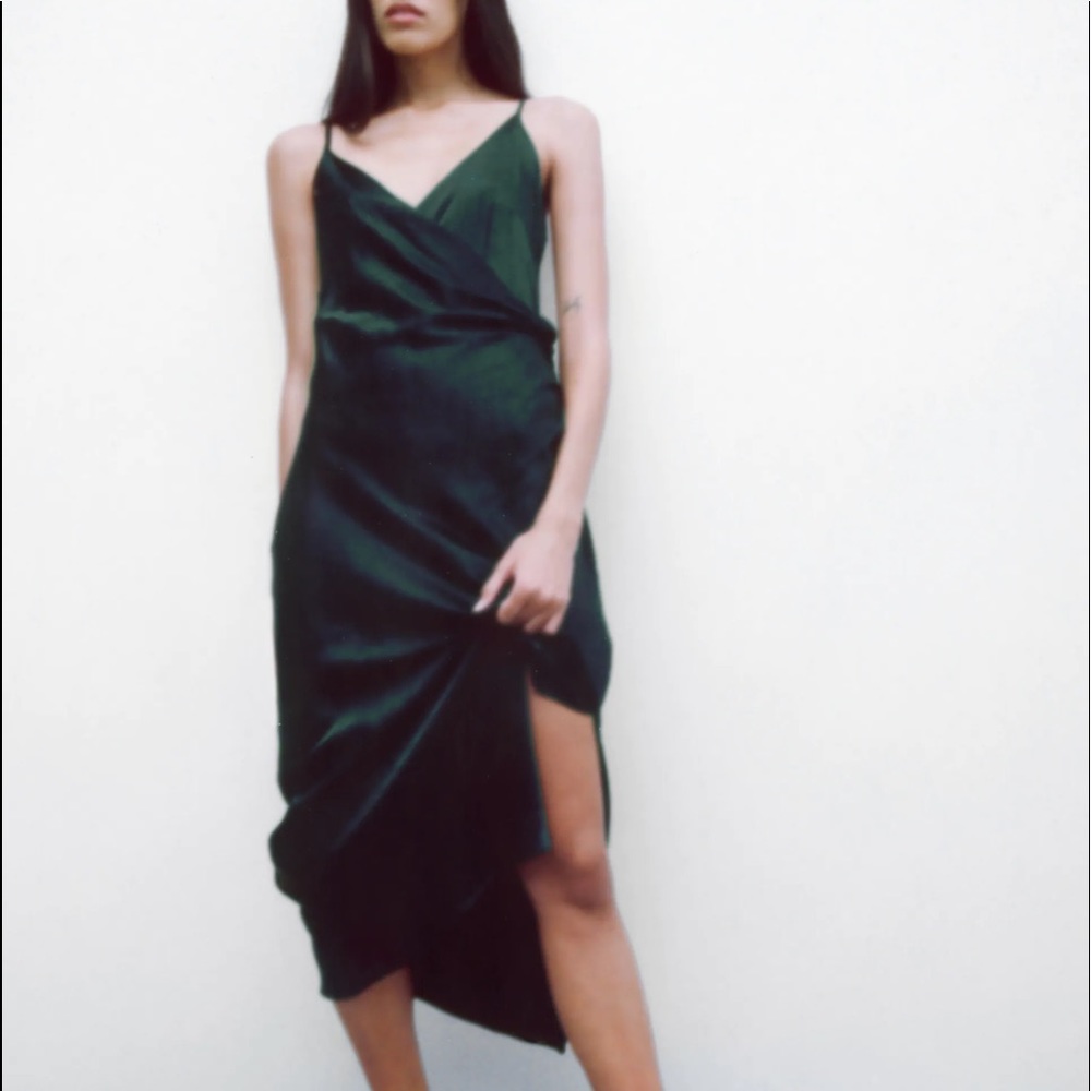 Zara DRAPED LINGERIE-STYLE MIDI V-NECK SLIP DRESS GREEN Size S NEW